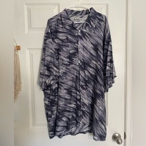 INSERCH Mens XL Collared Button-Up Shirt in Abstract Gray Wave Print
